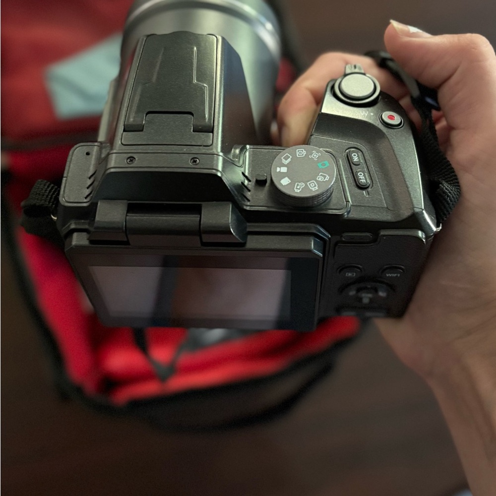 Digital camera - Picture 3 of 6